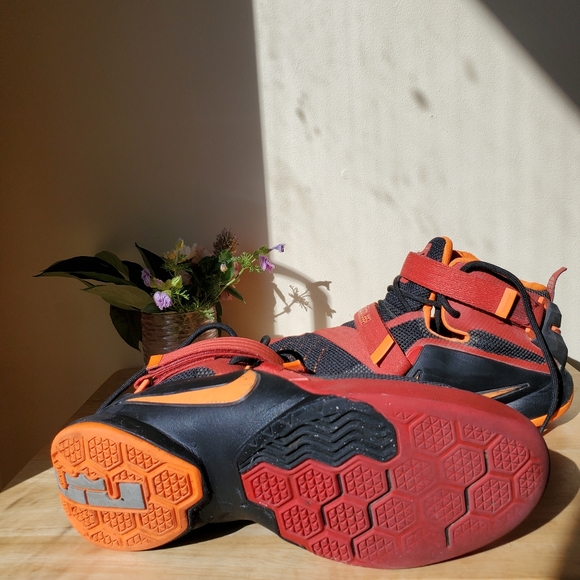 LeBron James soldier 9 - Picture 14 of 16